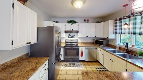 31 Corey Trl, Richmond RI  02898-1162 exterior