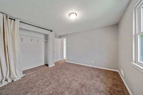 102 Redwood Cir, Latrobe PA  15650-2516 exterior