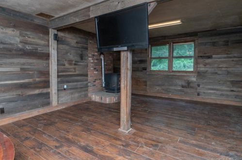 270 Main St, Terryville CT  06786-5903 exterior