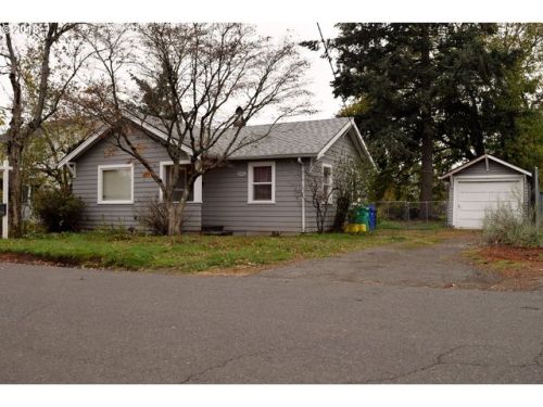 2321 89 Ave, Portland OR  97216-2018 exterior