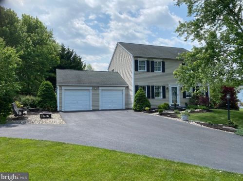 2332 Ernest Pl, Gilbertsville, PA 19525-9774