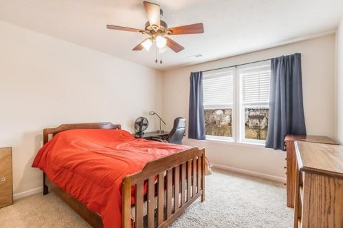 213 Old Hickory Rd, Zelienople PA  16063-4015 exterior