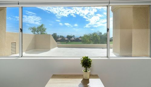 8 Oak Tree Dr, Rancho Mirage CA  92270-1612 exterior