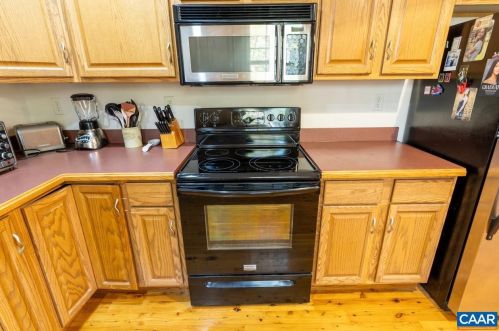 11 Shiloh Ct, Bybee VA  22963-3217 exterior