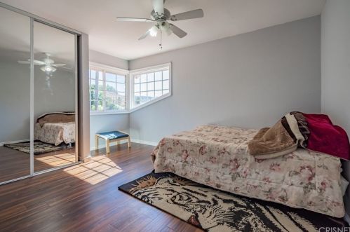 2828 Inyo Cir, Simi Valley CA 93063-2002 exterior