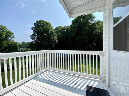 242 Dahlia Dr, Mahopac NY  10541-3768 exterior