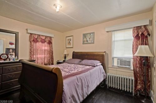 706 Drake Ave, Roselle NJ  07203-2218 exterior