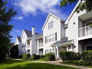 313 Avalon Cir, Smithtown NY  11787-3858 exterior
