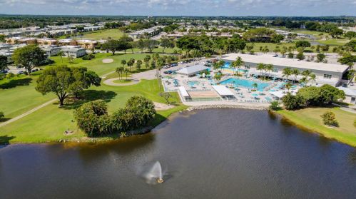 916 Flanders T, Delray Beach FL  33484-5354 exterior