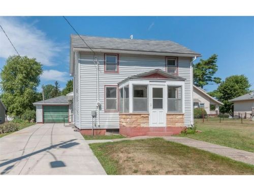 205 5th Ave, Newhall, IA 52315-9677