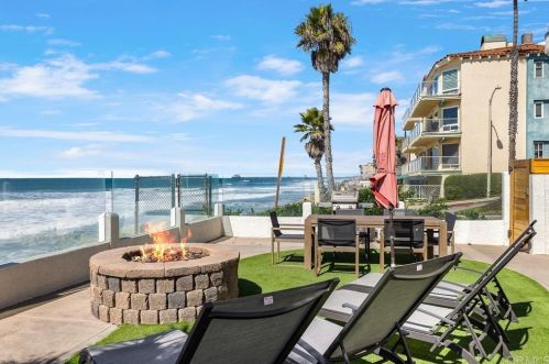 1101 Pacific St, Oceanside, CA 92054-4911