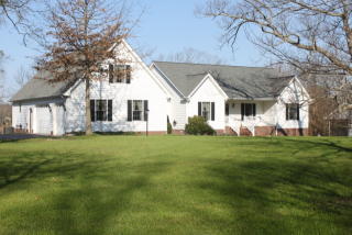 585 Belle Aire Dr, Hardyville, VA 23070-2104