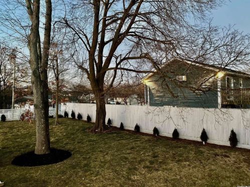 168 Washington Ave, Wheatley Heights NY  11798-2020 exterior