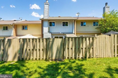 601 Clearwater Ct, Herndon VA  20170-4125 exterior