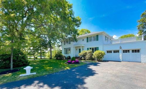 4 Lakeview Ave, Brightwaters, NY 11718-1419