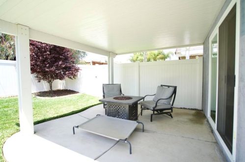 42137 Teatree Ct, Temecula CA  92591-3825 exterior