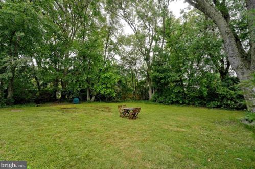 56 Roxboro Rd, Lawrence Township NJ  08648-3925 exterior