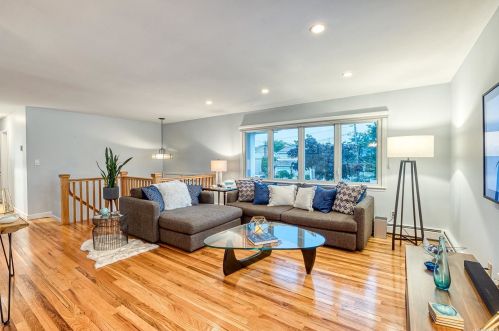 2534 Malibu Rd, North Bellmore NY  11710-5122 exterior