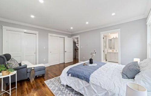 21 Beacon Pl, Chelsea MA  02150-1705 exterior