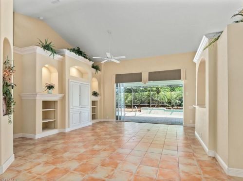 1099 Camelot Cir, Naples, FL 34119-1363