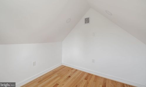 3843 Beecher St, Washington DC 20007-1802 exterior