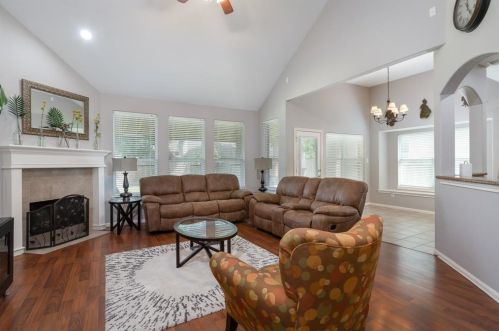 11802 Gatesden Dr, Tomball, TX 77377-8571