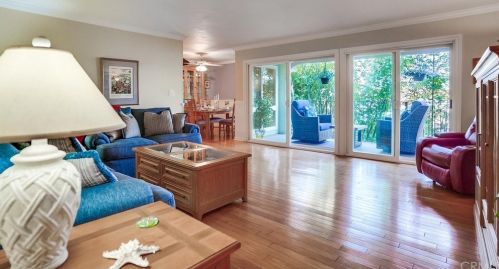 4045 3rd St, Long Beach, CA 90814-2852