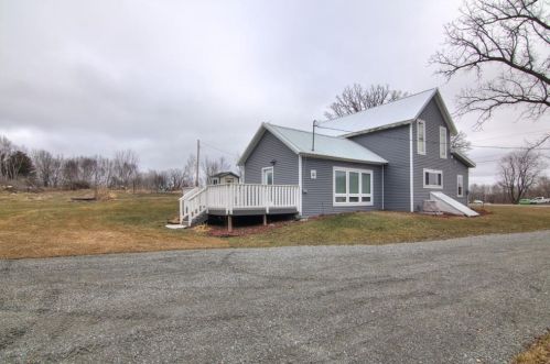 320 Center St, Fairchild, WI 54741-8404