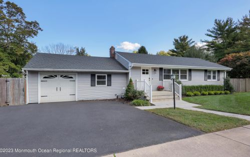 791 Harmony Rd, Middletown, NJ 07748-5142