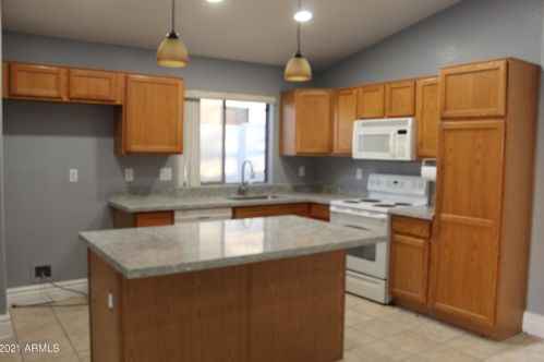 6410 83rd Dr, Glendale, AZ 85305-2523