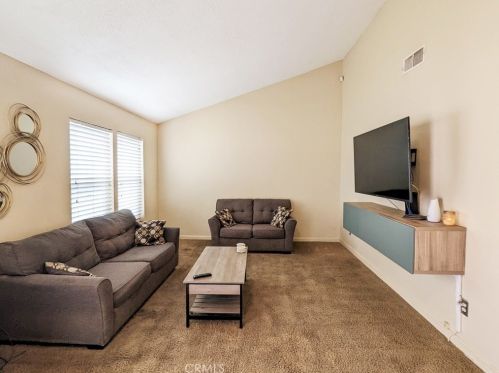 1019 Forest Dr, Colton CA  92324-4552 exterior