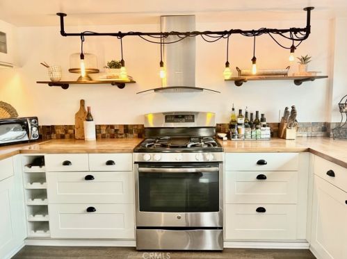 112 Yorktown, Newport Beach CA  92660-6144 exterior