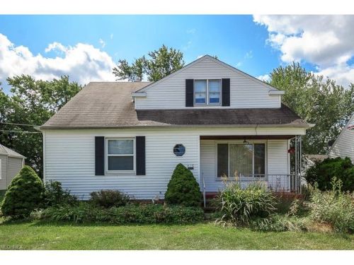 410 Avery Ave, Cleveland, OH 44146-3822