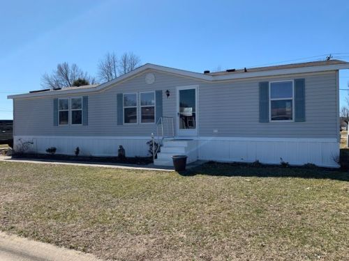 560 Brookside Mnr, Goshen, IN 46526-8803