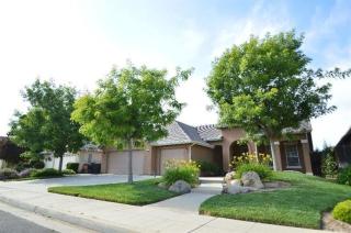 2677 Sussex Ave, Clovis, CA 93611-5564