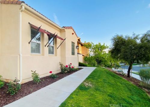 28654 Farrier Dr, Santa Clarita, CA 91354-4503