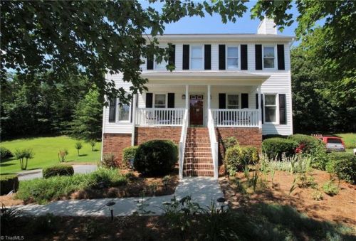 7037 Avenbury Cir, Kernersville NC  27284-8652 exterior
