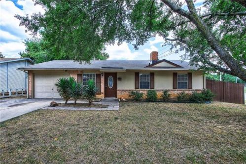 1244 Springwood Dr, Lewisville TX  75067-4347 exterior