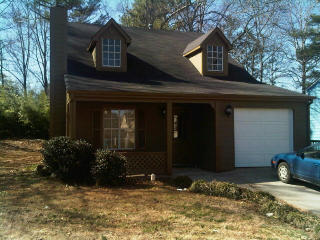 1069 Autumn Crest Ct, Stone Mountain GA  30083-5169 exterior