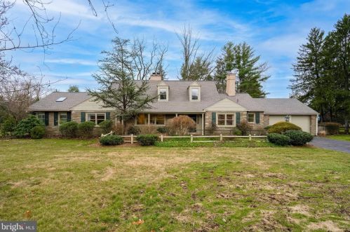 6002 Cricket Rd, Flourtown, PA 19031-1203
