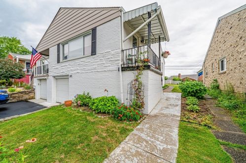 140 Greenbriar Dr, Pittsburgh, PA 15220-1817