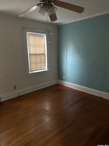 1 Timothy Ln, Huntington Station, NY 11746-2007