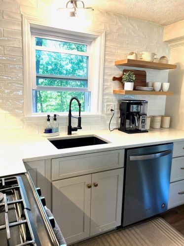 119 Pond St, Newton, NH 03858-3417