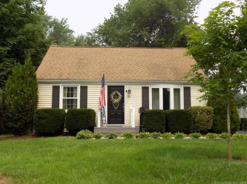 24 Artisan St, Bristol, CT 06010-5401