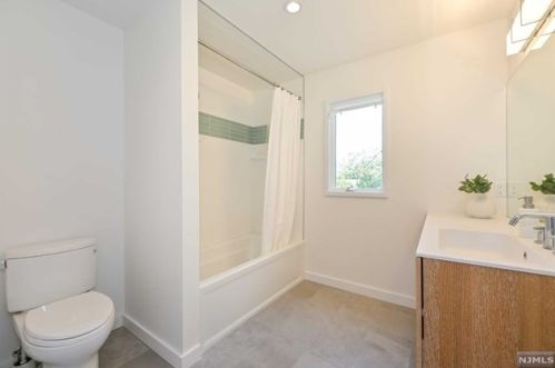 159 Forest Rd, Ridgewood NJ  07452-1914 exterior