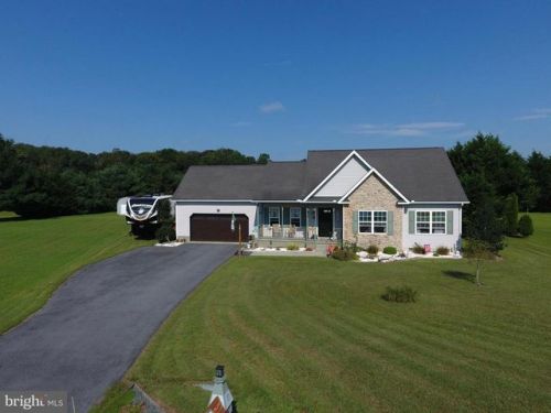 408 Highland Dr, Seaford, DE 19973-4831