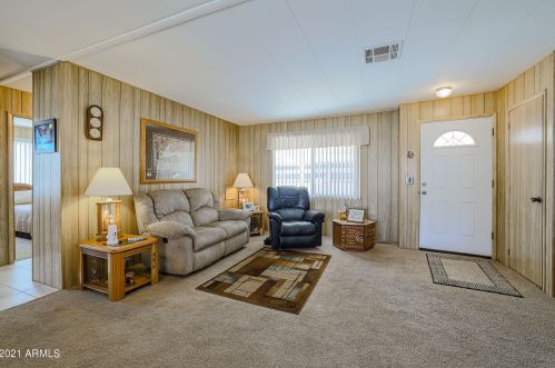 9012 Olive Ln, Chandler, AZ 85248-6404