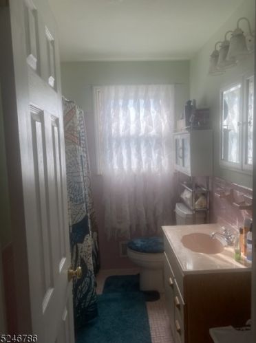 228 Camplain Rd, Manville NJ  08835-1406 exterior