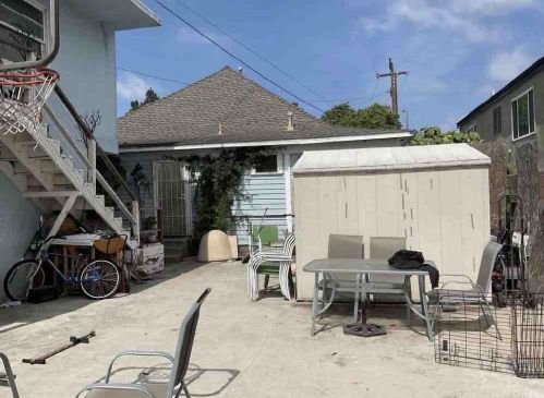 530 Almond Ave, Long Beach, CA 90802-1742