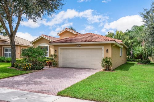 6809 Watertown Dr, Boynton Beach, FL 33437-3922